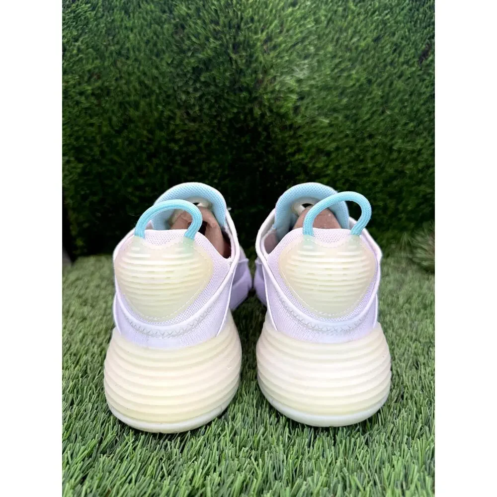 Nike Air Max 2090 DJ3029-100 Athletic Sneaker Womens 7 Beige Nylon Gym Running
